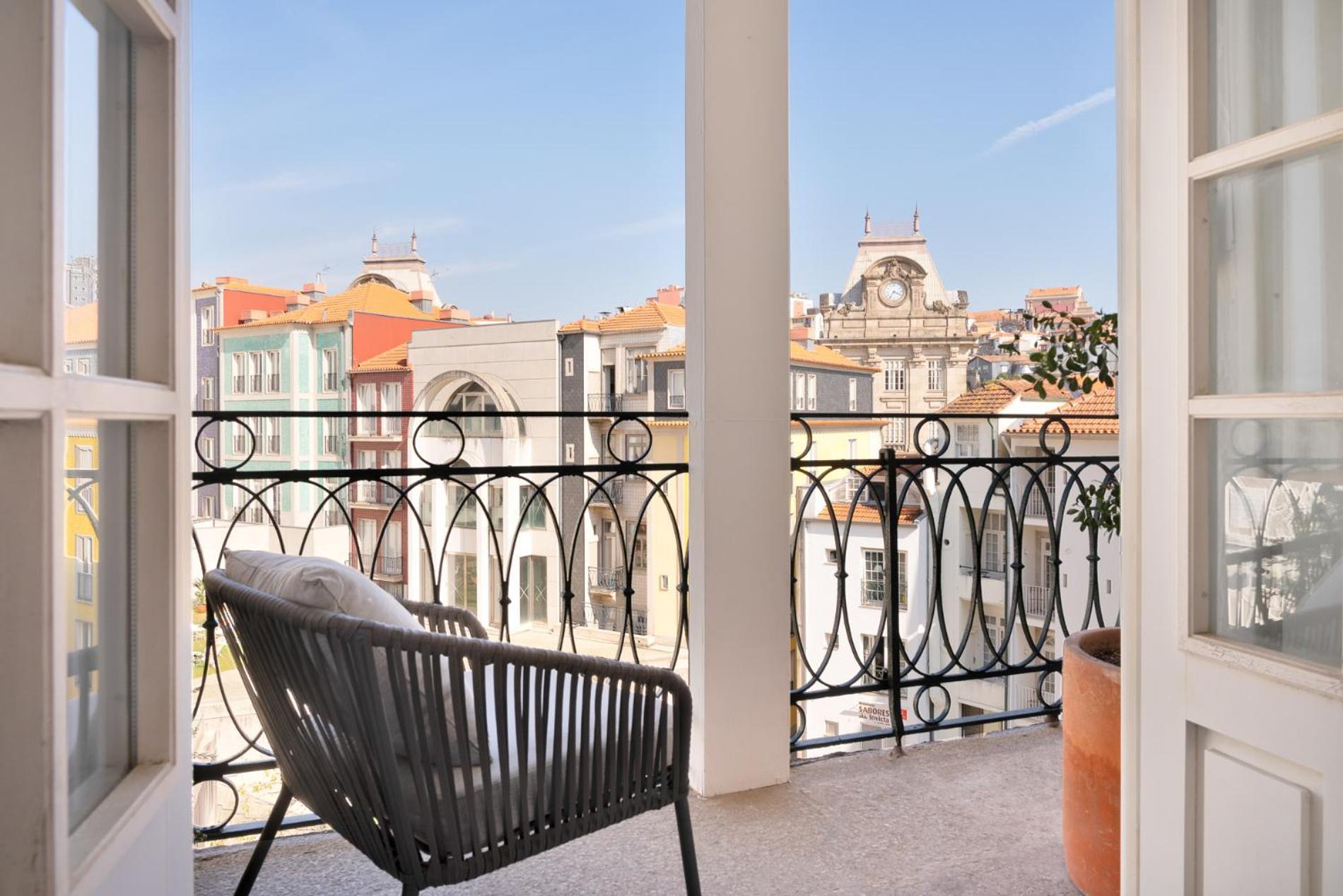 ポルトHistorical Penthouse At Cardosas Blockアパートメント エクステリア 写真